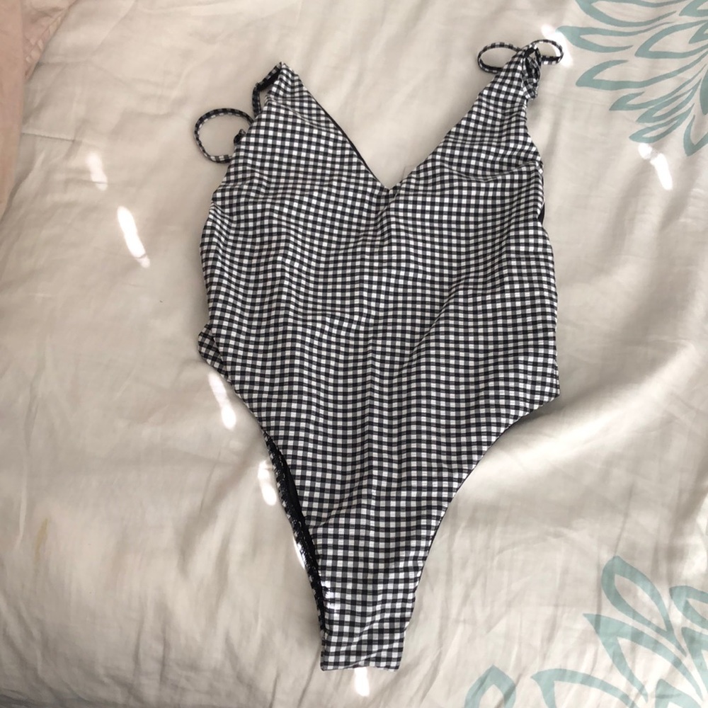 Billabong 1 Piece Bathing Suit